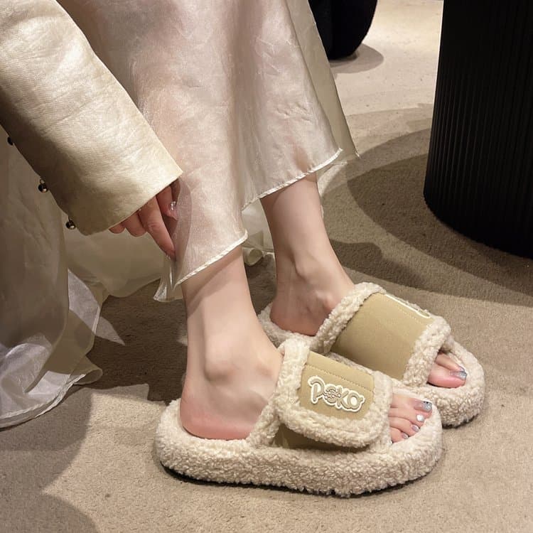 AW New Women's PlusSize Velcro Slippers Vintage Warm Flat Cotton Slippers, IndoorOutdoor.
