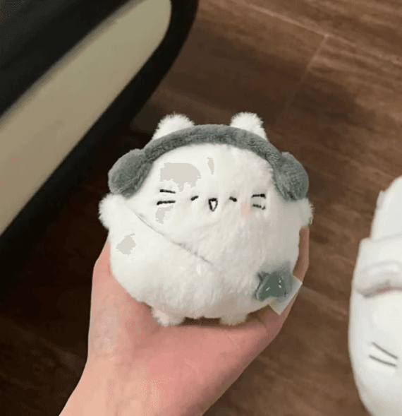Kitten egg pendant-white-1 piece