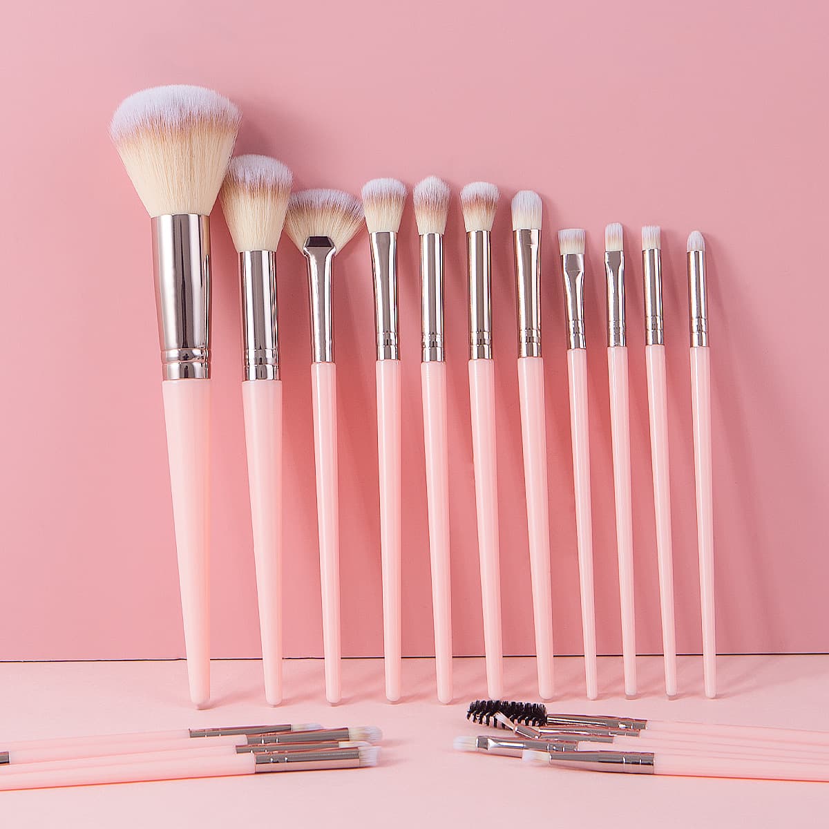 25PCS Make Up Brushes Set Synthetic Eyeliner Eyeshadow Foundation Concealer Powder Contour Blush Highlighter Blusher Tool