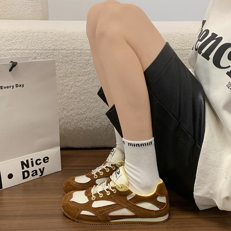 2026 New Vintage Casual Athletic Flats, Fashion Lightweight Commuter Shoes, Wearable All Seasons