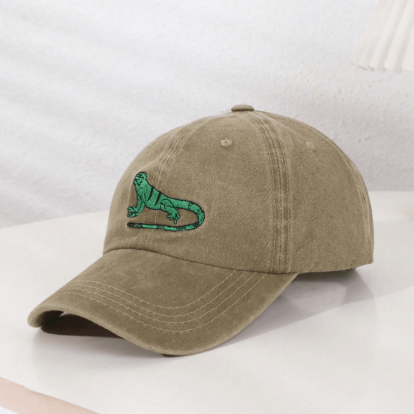 Summer Men's And Women's Distressed Washed Green Cartoon Lizard Embroidered Casual And Simple Style Baseball Cap Suitable For Outdoor Outings