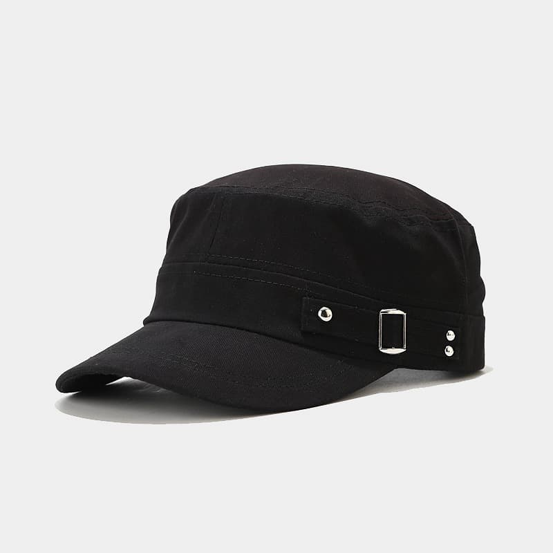 A Plain-colored Light Board Flat-top Metal Buckle Decorated Adjustable Simple Casual Flat-brimmed Small Soldier Cap, Suitable For Outdoor Travel.