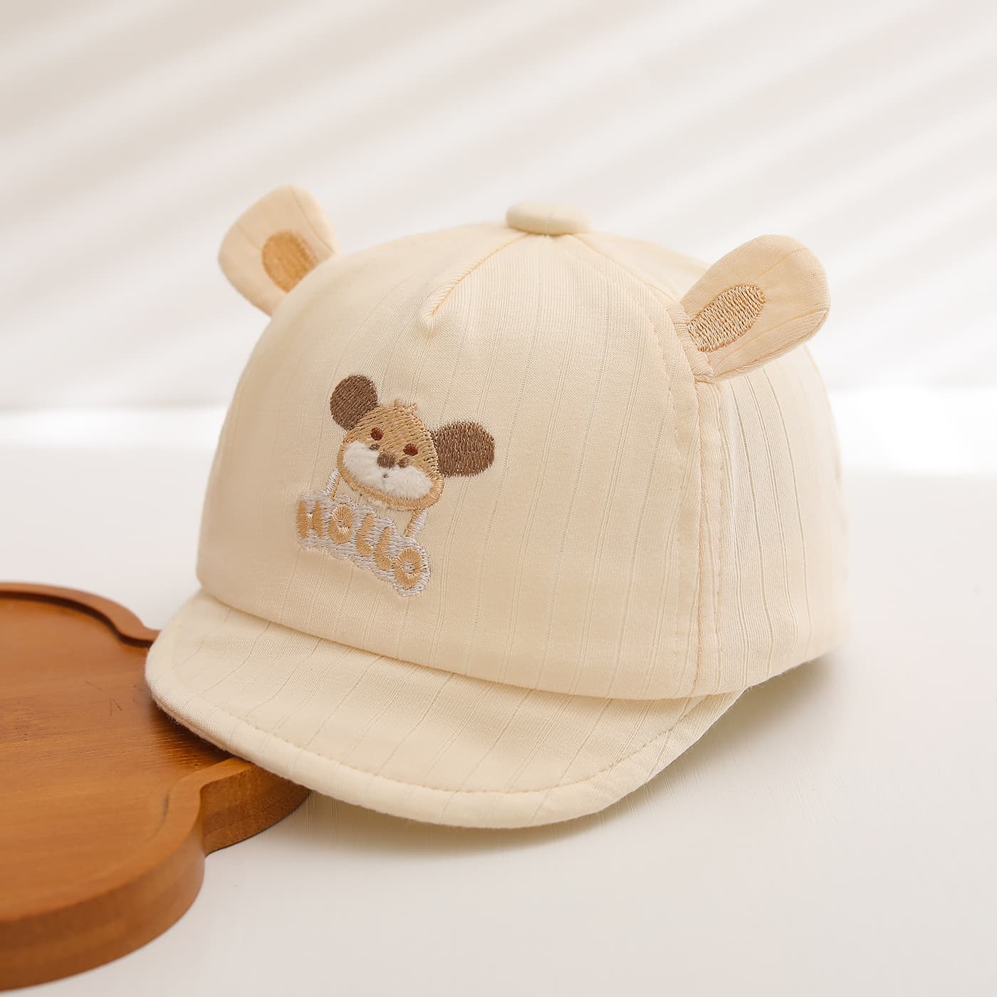 Summer Children's Hello Embroidered Cartoon Animal Baseball Cap Is Suitable For Outdoor Outings And Daily Shopping.