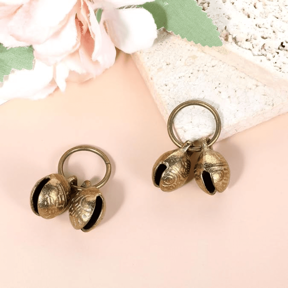 Copper Bell For Dog Collar, 4 PCS Brass Dog Bells Extra Loud Collar Bell For Pet Tracking Anti Lost Training Pets Pendant Accessories Anti Theft Bells For Little Dogs