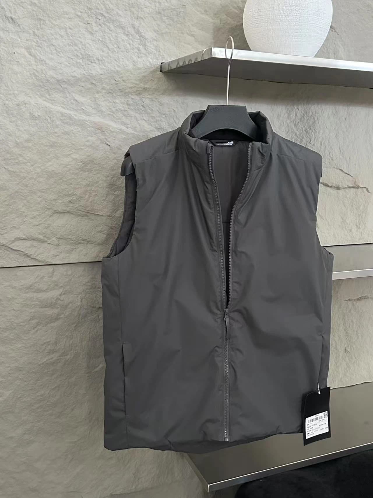 Unisex Lightweight Insulated Puffer Vest, Stand Collar Sleeveless Warm Gilet, Casual Simple Quilted Vest For Men Women Outdoor Commute Layering