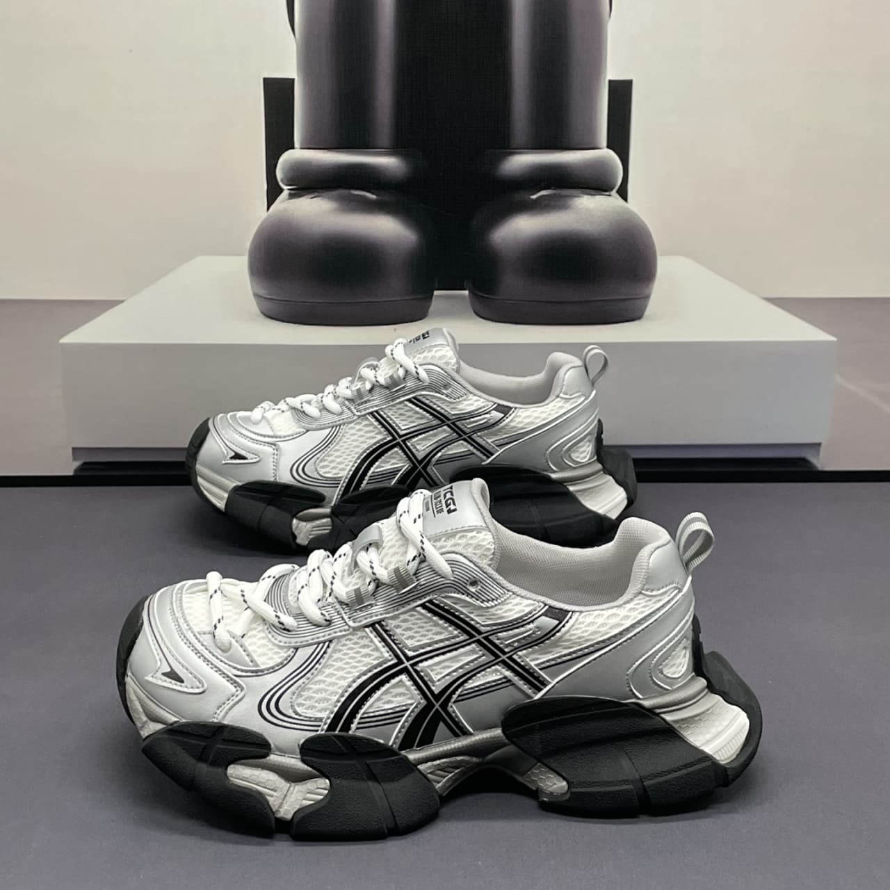 Men's 2026 New Mesh Ultra-light Round Toe Vintage Distressed Lightweight Sports Casual Shoes, Internet-famous Dad Shoes For Men