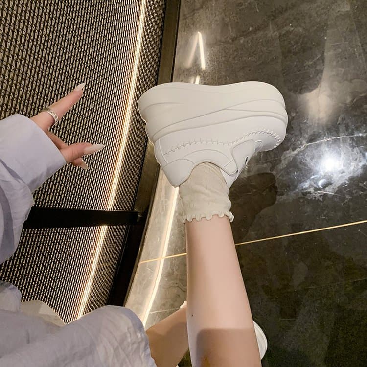 Women's 2026 Autumn Lazy Velcro Platform White Shoes, Heightboosting Slipon Versatile Casual Breadstyle Sneakers