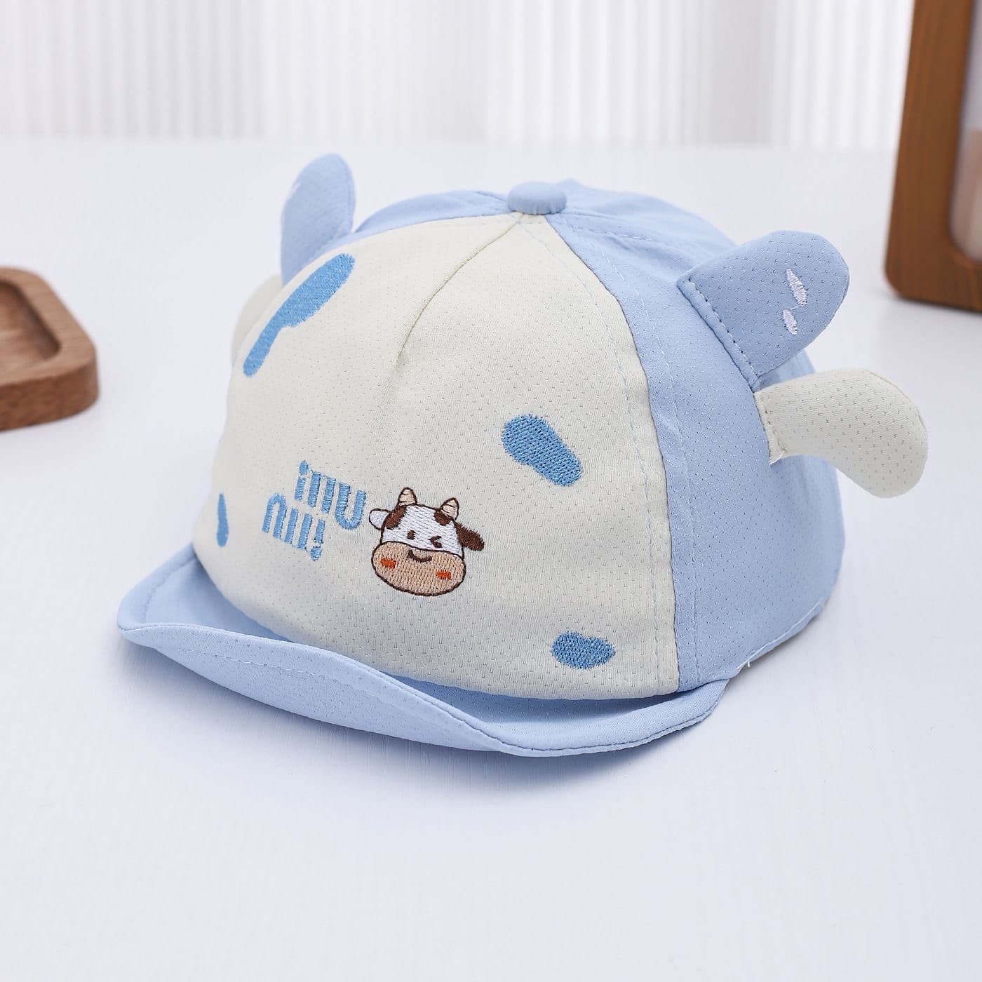 Summer Children's Style Cow-shaped Hat With A Brim. This Cute And Casual Baseball Cap For Children Is Suitable For 1-3 Year Old Babies For Family Outings.