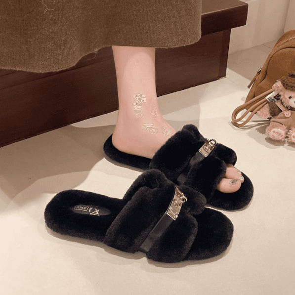 2026 Autumn Winter Fashionable Minimalist Belt Buckle Trendy Influencer Furry Slides Women, Outdoor Wear Casual Platform Thick Sole Padded Cotton Slippers