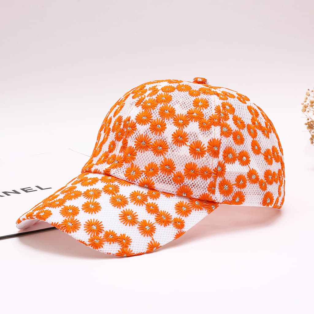Women's Hollowed-out Embroidered Daisy Baseball Cap In Retro And Artistic Style, Suitable For Outdoor Travel, Photography, Daily Use, For Sisters To Go Shopping And Have Fun Together.