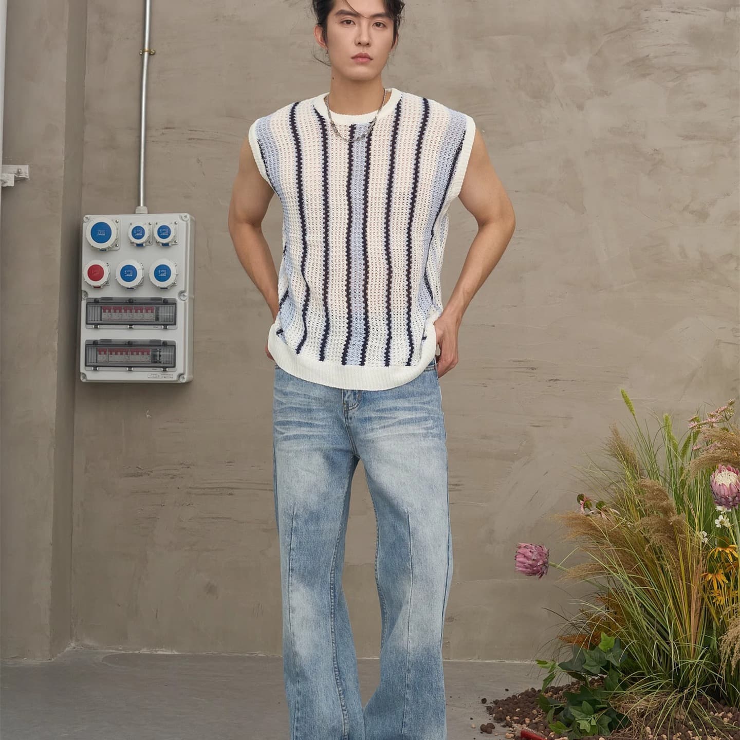 American-style Striped Loose-fitting Hollow-out Vest With A Round Neckline