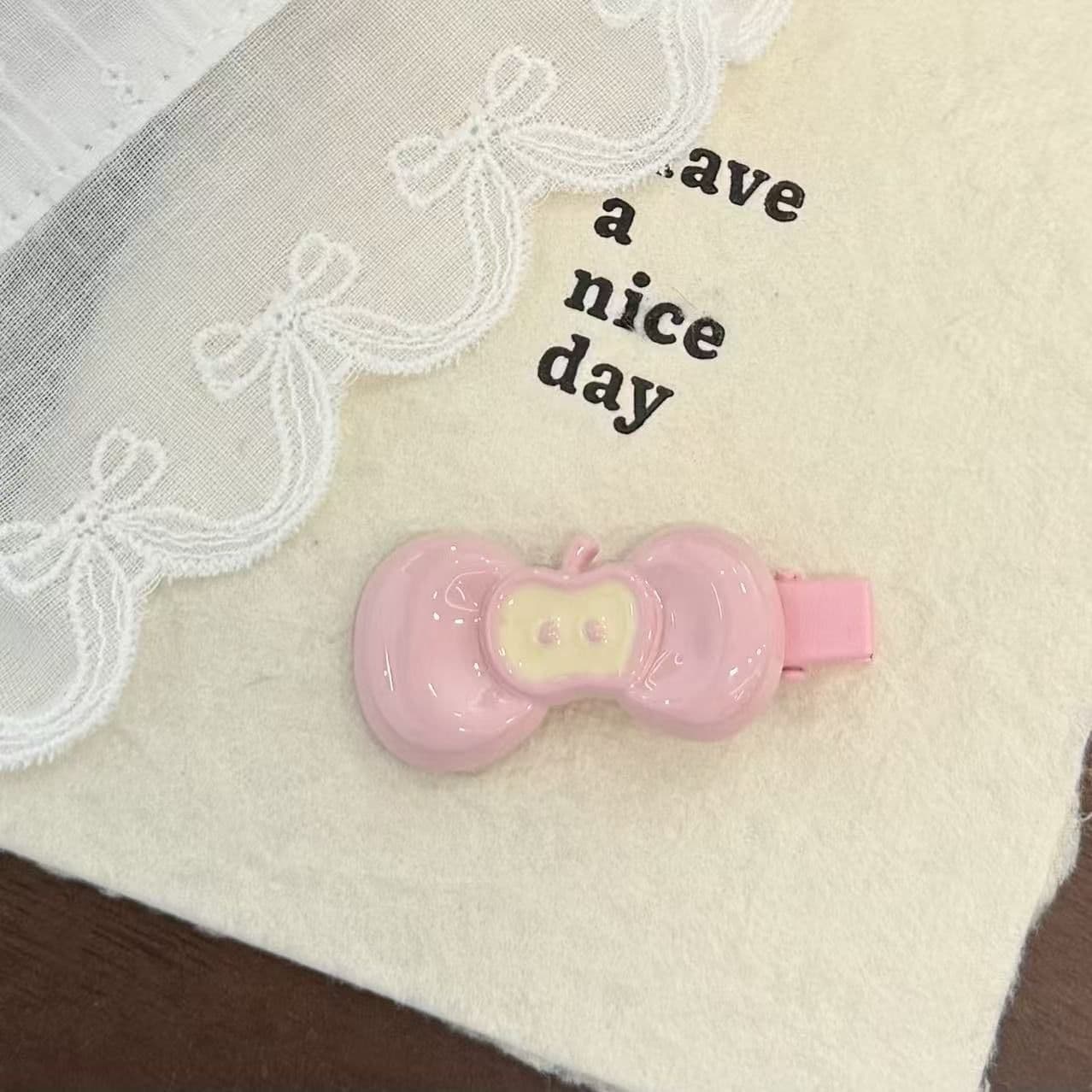 Versatile Cartoon Cream-Color Plaid Hair Clip