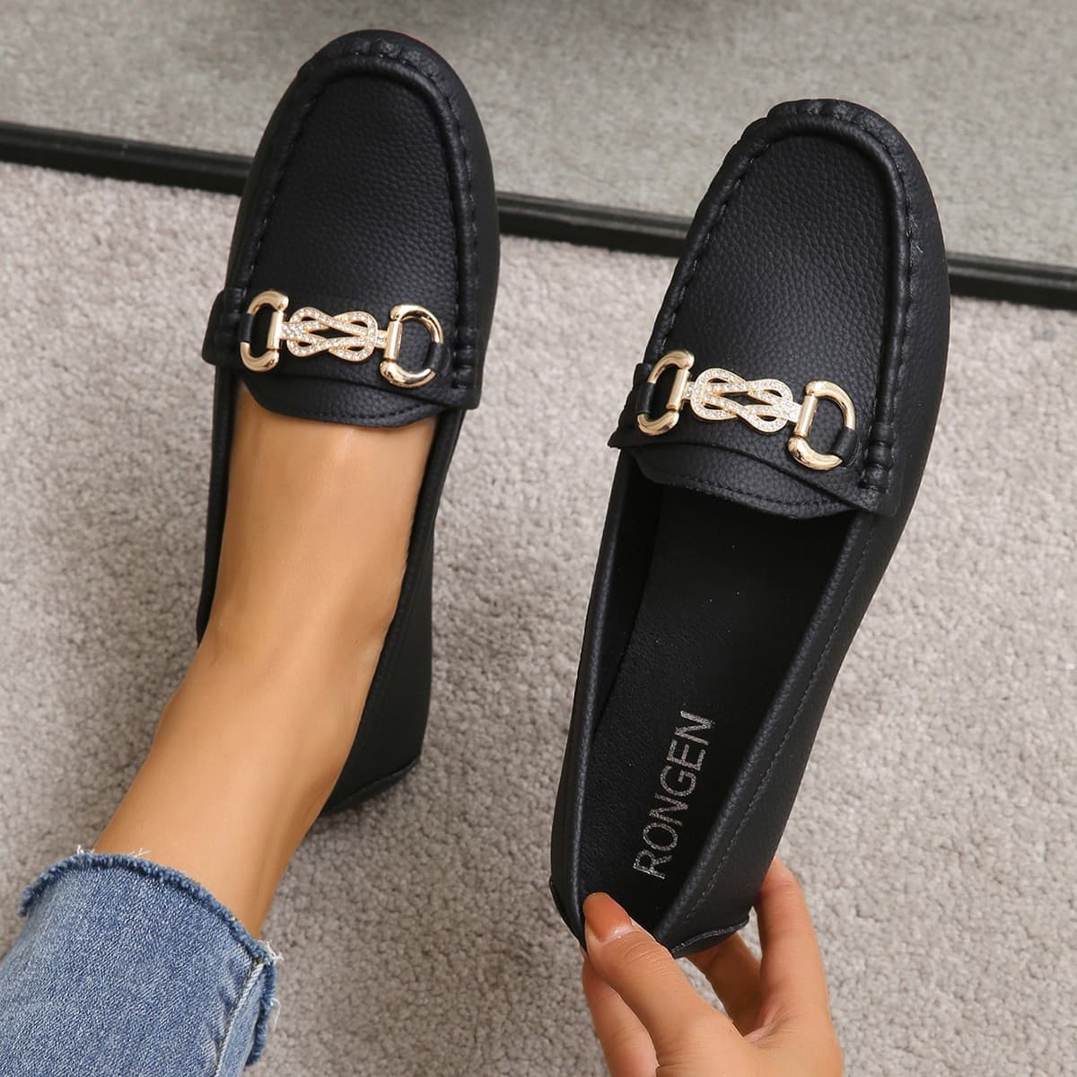 Round-toe Slip-on Casual Loafers With A Metal Bow Detail