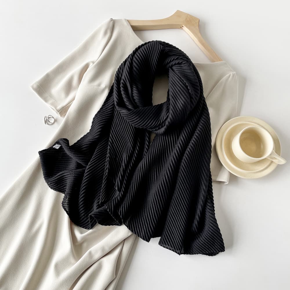 Womens Cotton-Linen Blend Scarf With Minimalist Print