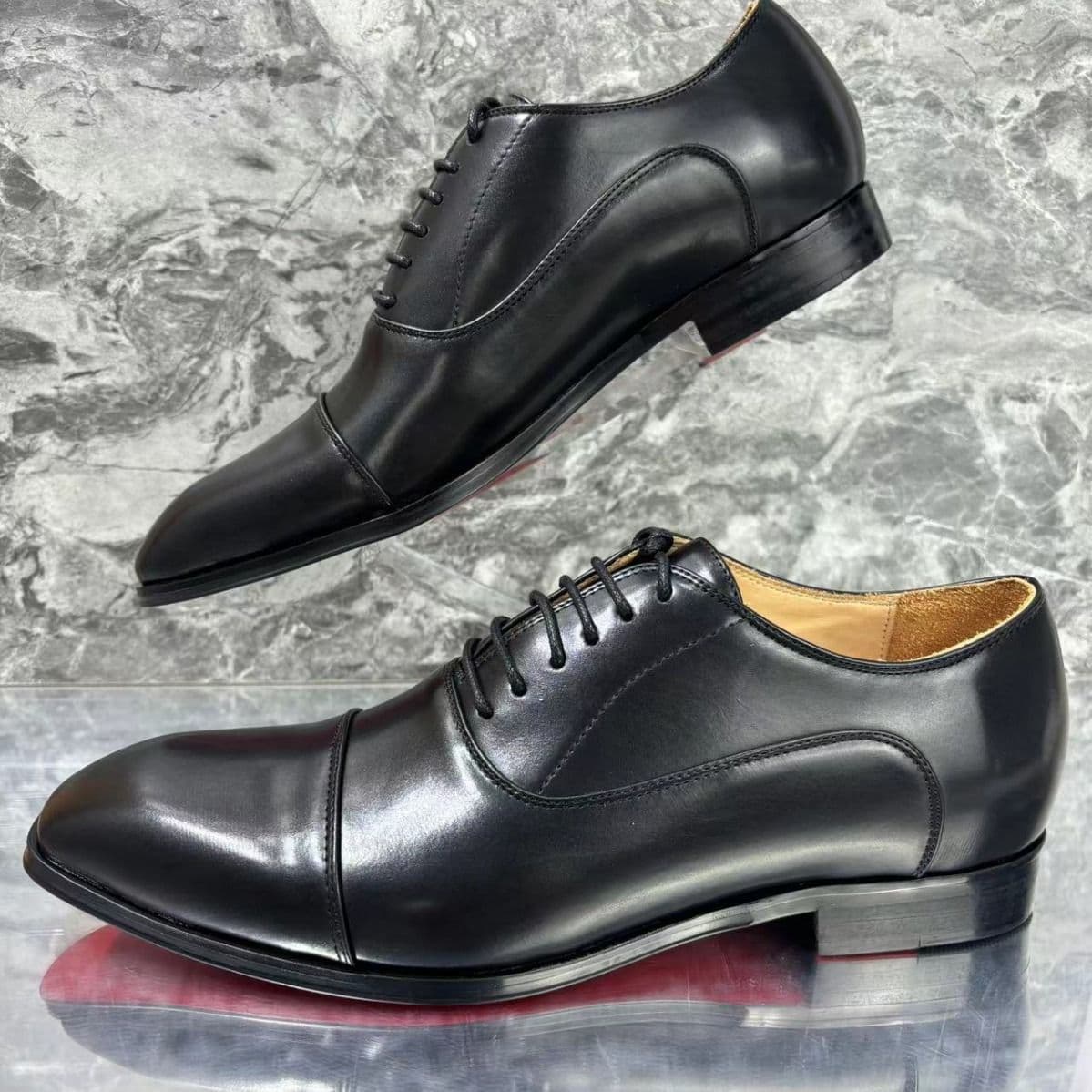 Matte-colored Leather Casual Shoes With Studded Red Soles