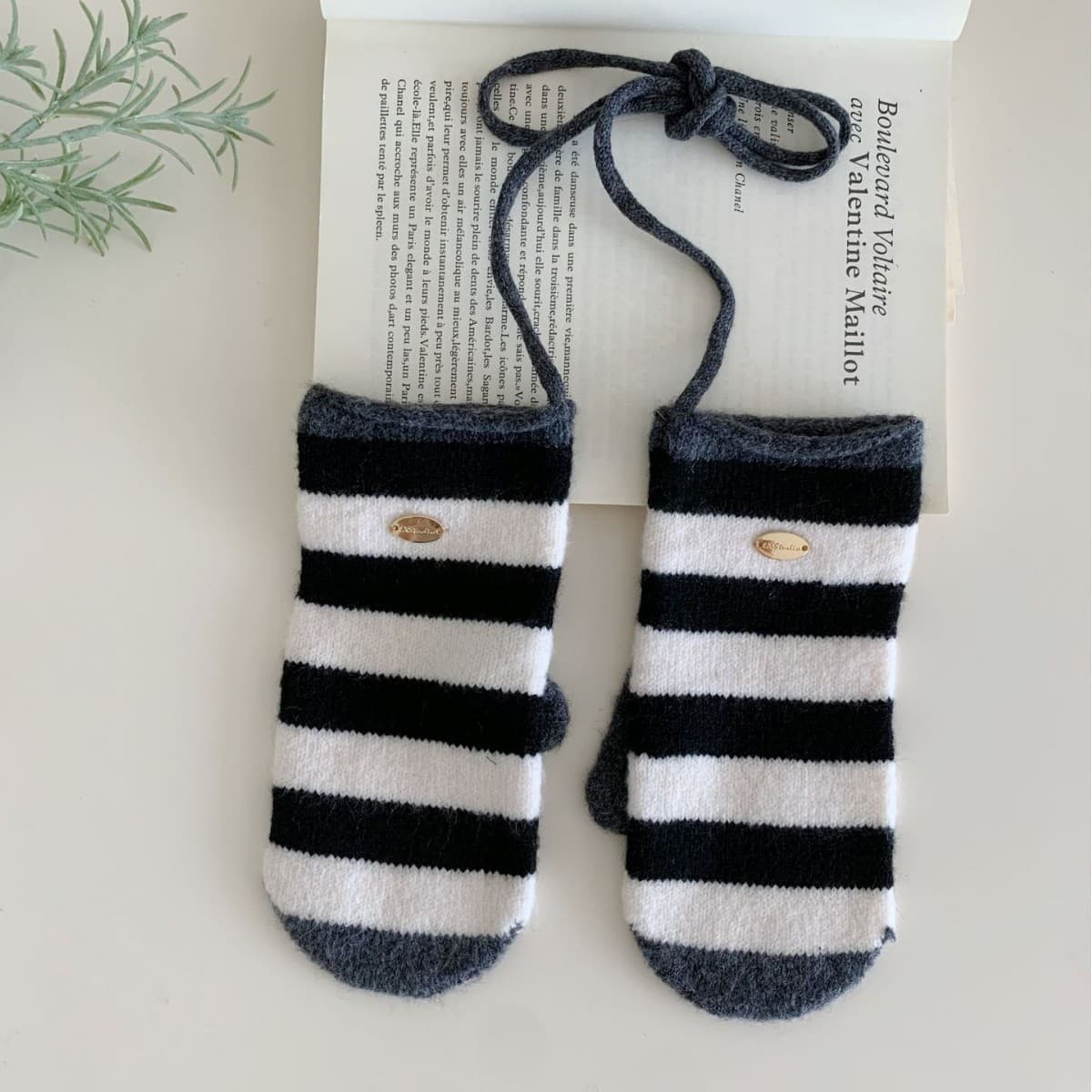New Collection Fashionable And Warm Striped Mittens With Wool For Fall And Winter