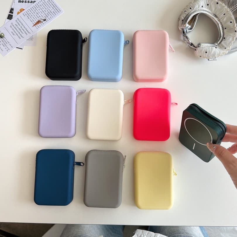 Silicone Magnetic Coin And Card Holder With Stand Storage Pouch