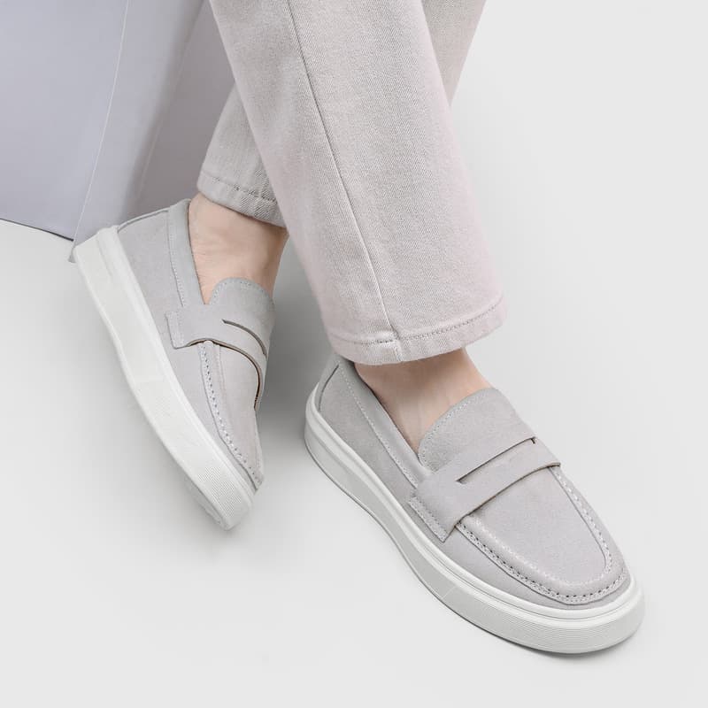Men's Vintage Leather Loafers Lightweight Soft Sole Slip On Driving Shoes Casual Travel Moccasins