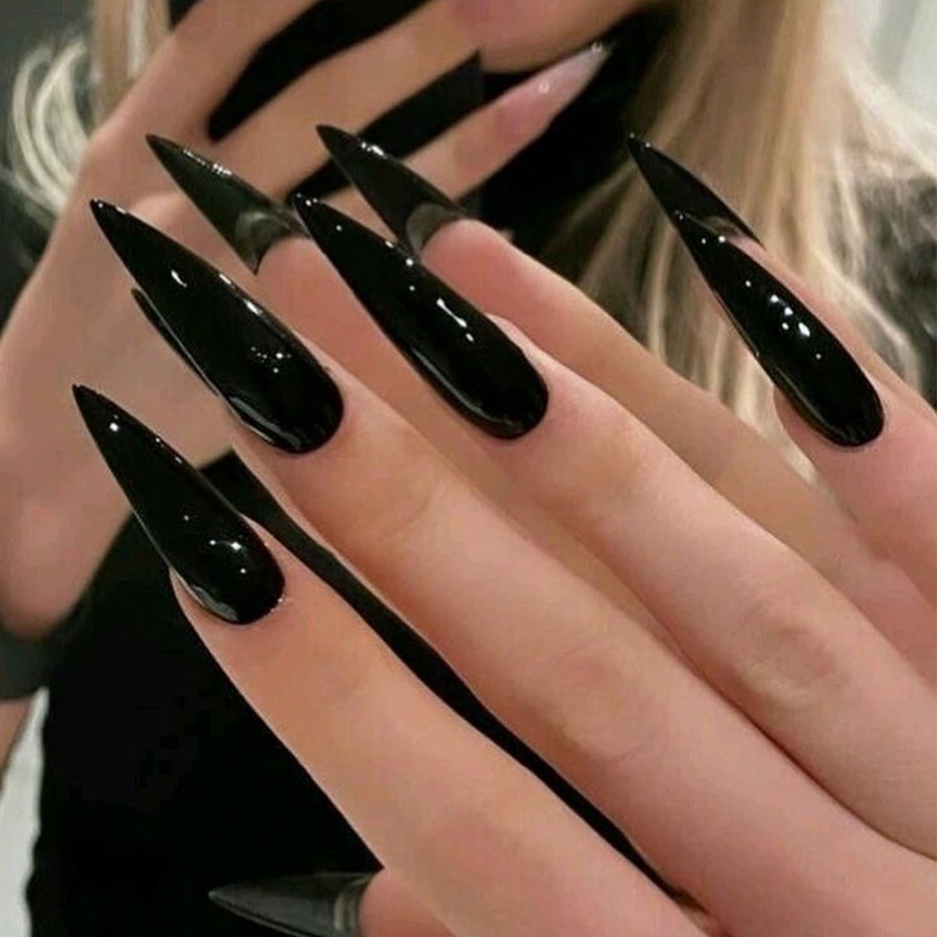 Minimalist Ultra-long French-style Modern False Nails
