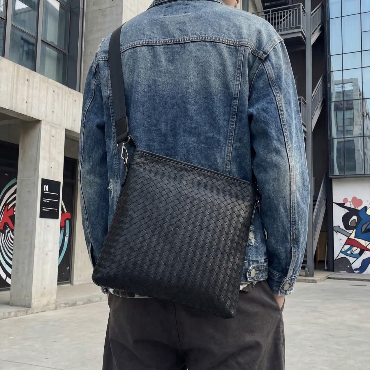 Mens Woven Simple Stylish Versatile Outdoor Travel Crossbody Shoulder Bag