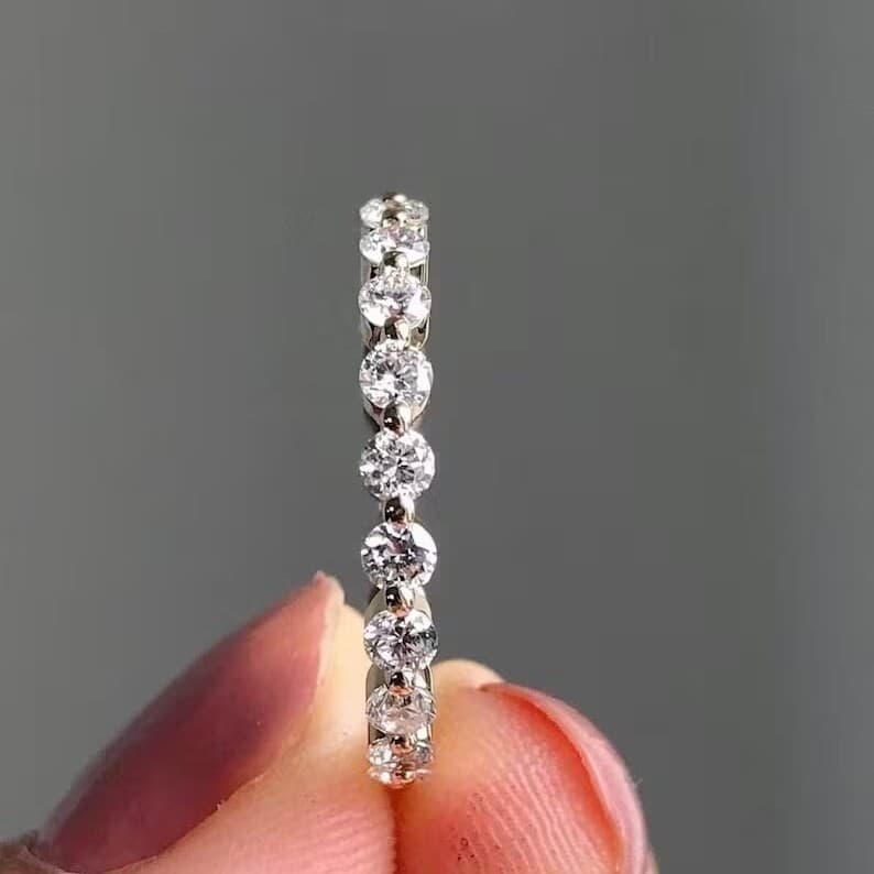European And American-style Ring With Zircon Inlay