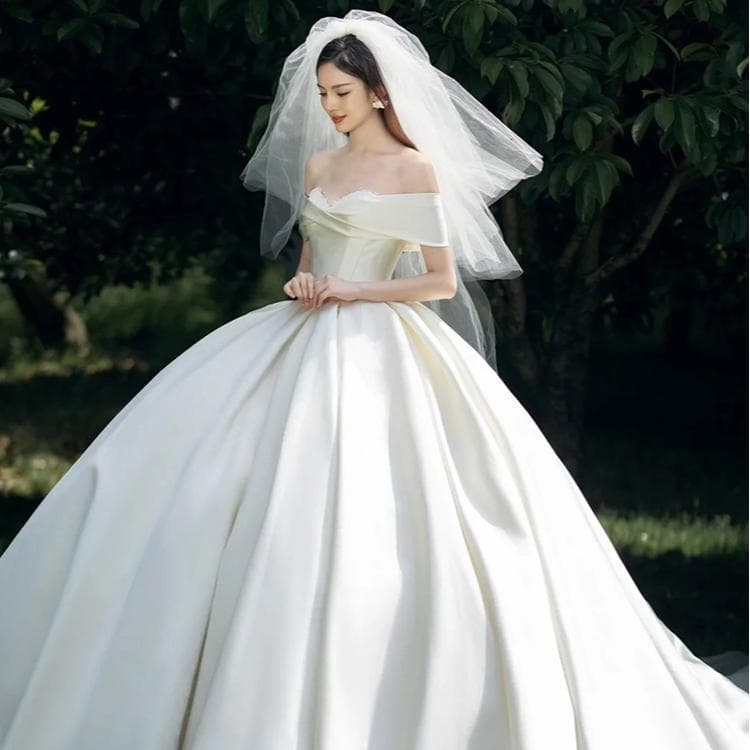 Hard-tulle Veil Sheer And Minimalist Three-tiered Design For Bridal Wedding Styling