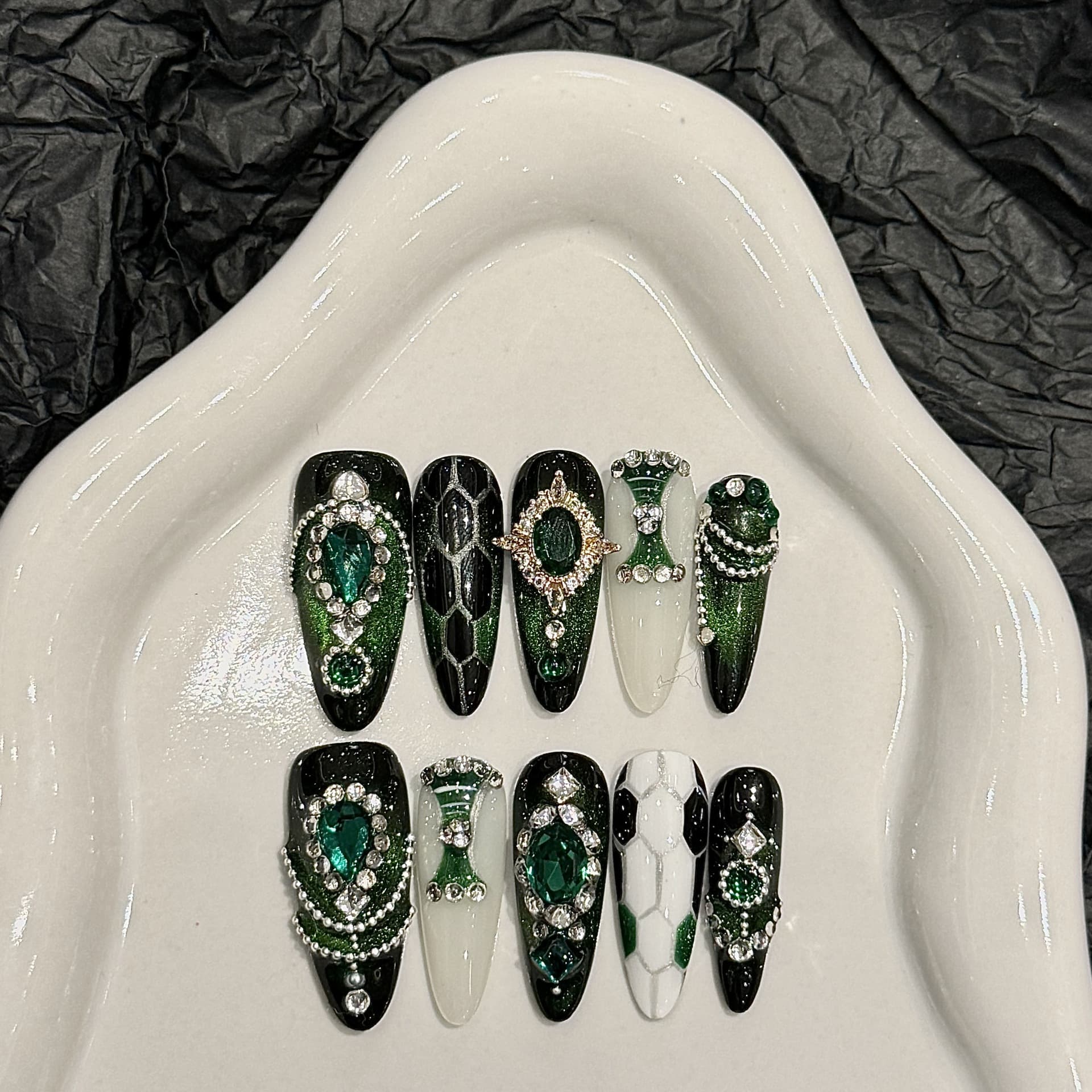 High-end Handcrafted Wearable Nail Tips