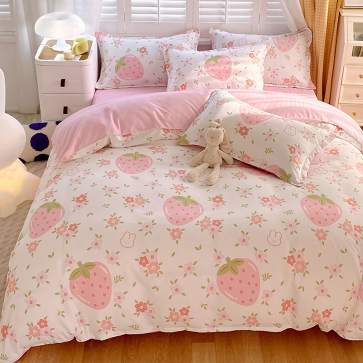 3 Piece Strawberry Duvet Cover Set Strawberry Print Bedding for Home Bedroom Decor Microfiber Quilt Cover Gifts Queen Size(temu can only be self-picked up)