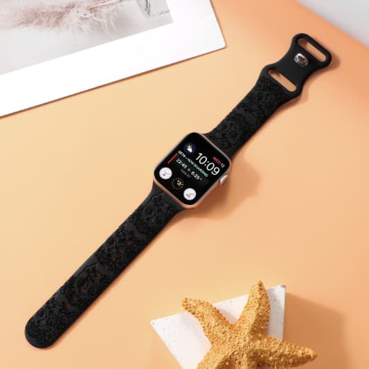 Relief 8-character Buckle Decorated With Skull Carving Silicone Watch Strap Fashionable Trend