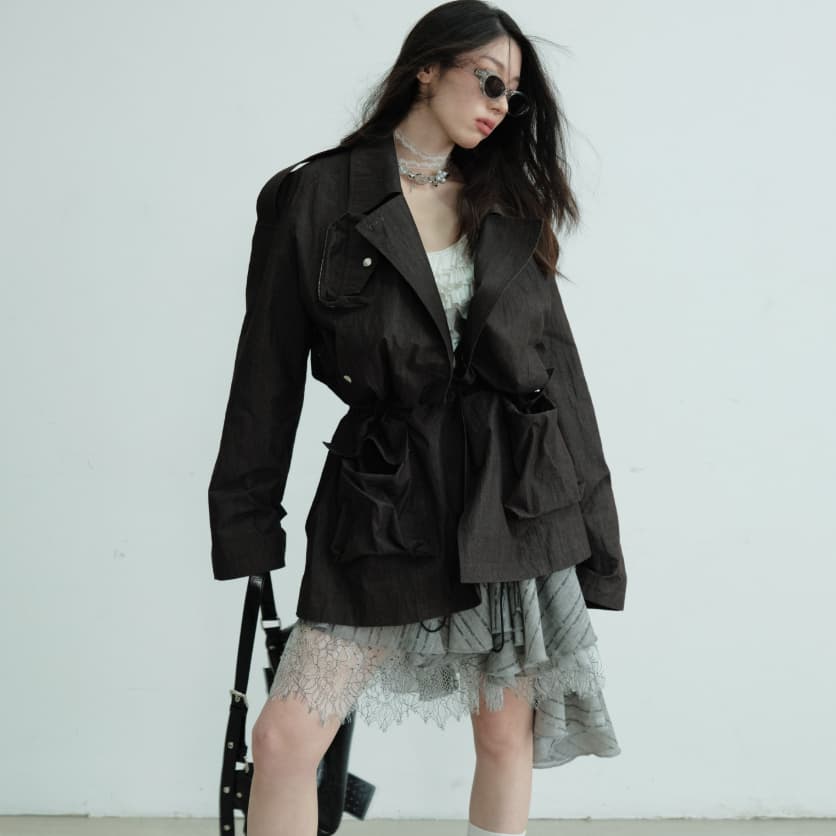 Pocket-decorated Waist-cinching Hunting-style Short Trench Coat