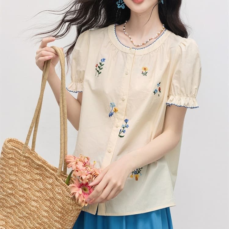 Women's Fashionable Embroidery Puff Sleeve Shirt