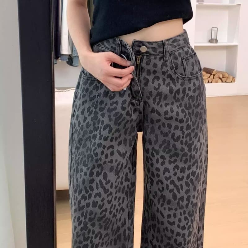 Women's Leopard-Print Loose Straight-Leg Jeans