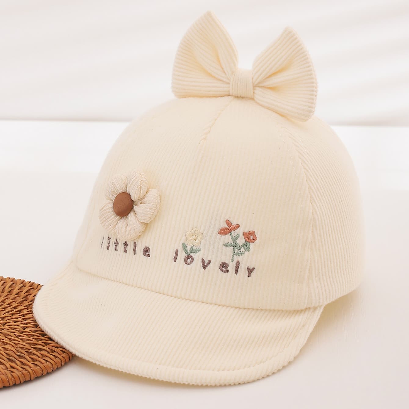New Girls' Cute Bow-shaped Three-dimensional Small Flower Letter Embroidery Baseball Cap For Babies, Suitable For Outdoor Wear And Play.
