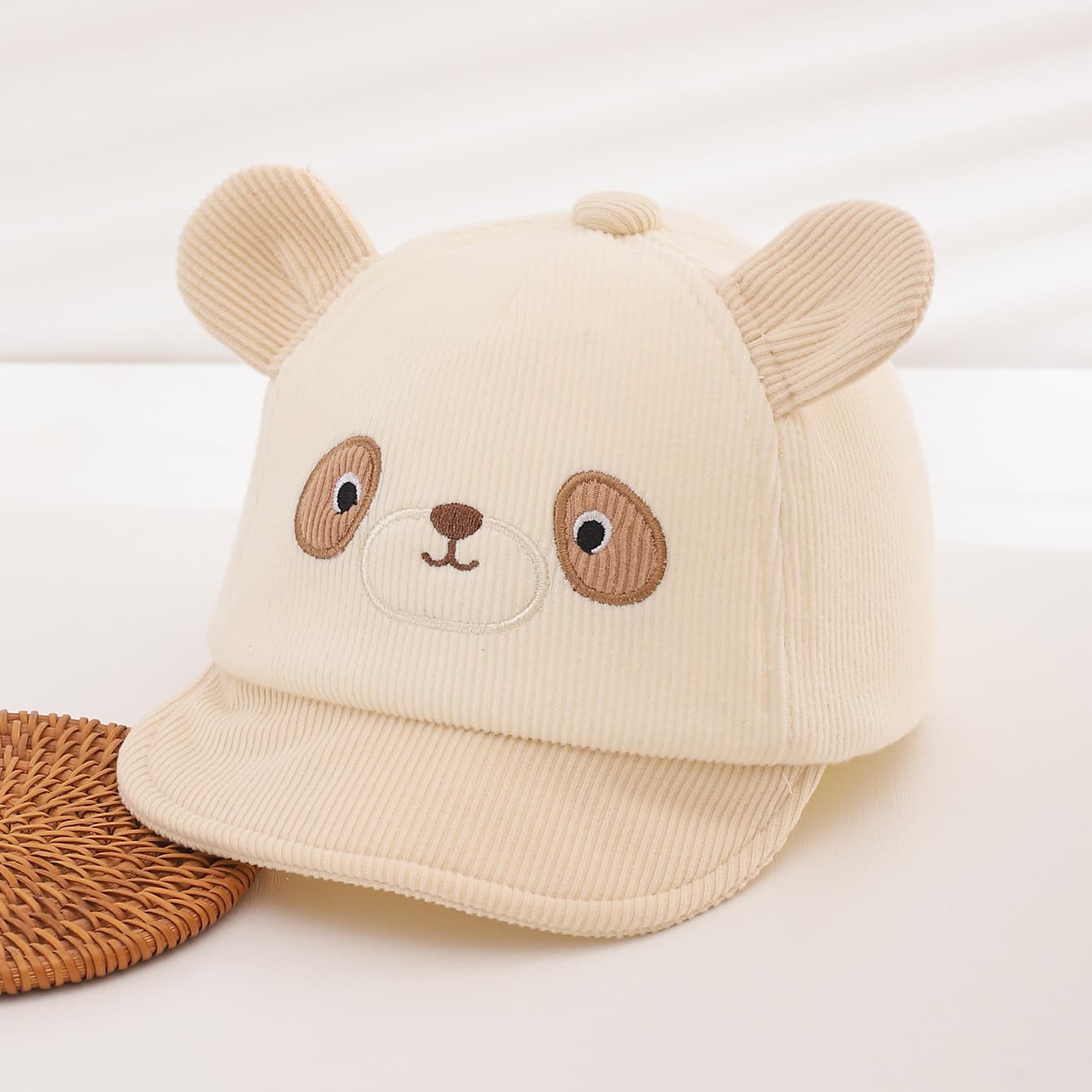 Fall Men's And Women's Fashionable Card Ventilated Baseball Cap With Cute Three-dimensional Ear Design - A Lovely Hat For Children To Wear When Going Out.