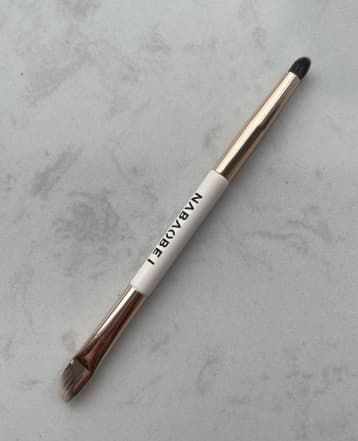 Double-ended Eyeshadow & Angled Eyebrow Brush Combo