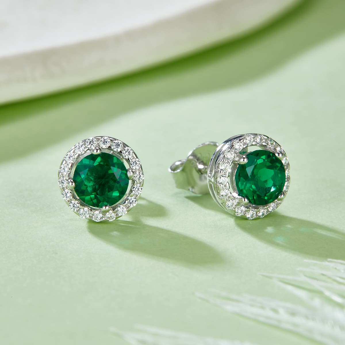 S925 Silver 2.6g Lab-Created Emerald Halo Stud Earrings, 1ct 5mm, Pair