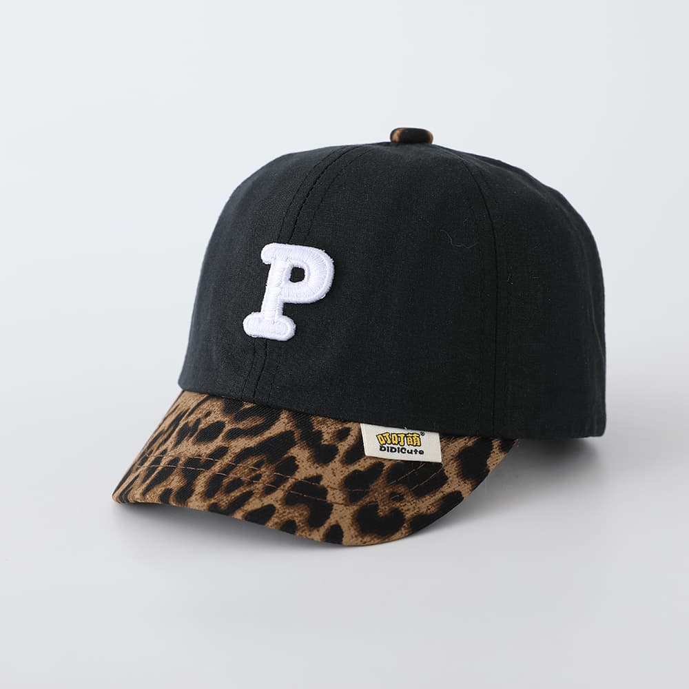 Children's Patchwork Leopard Print Brimmed Letter P Three-dimensional Embroidered Adjustable Fashion And Simple Baseball Cap, Suitable For Outings, Playtime And Daily Use.