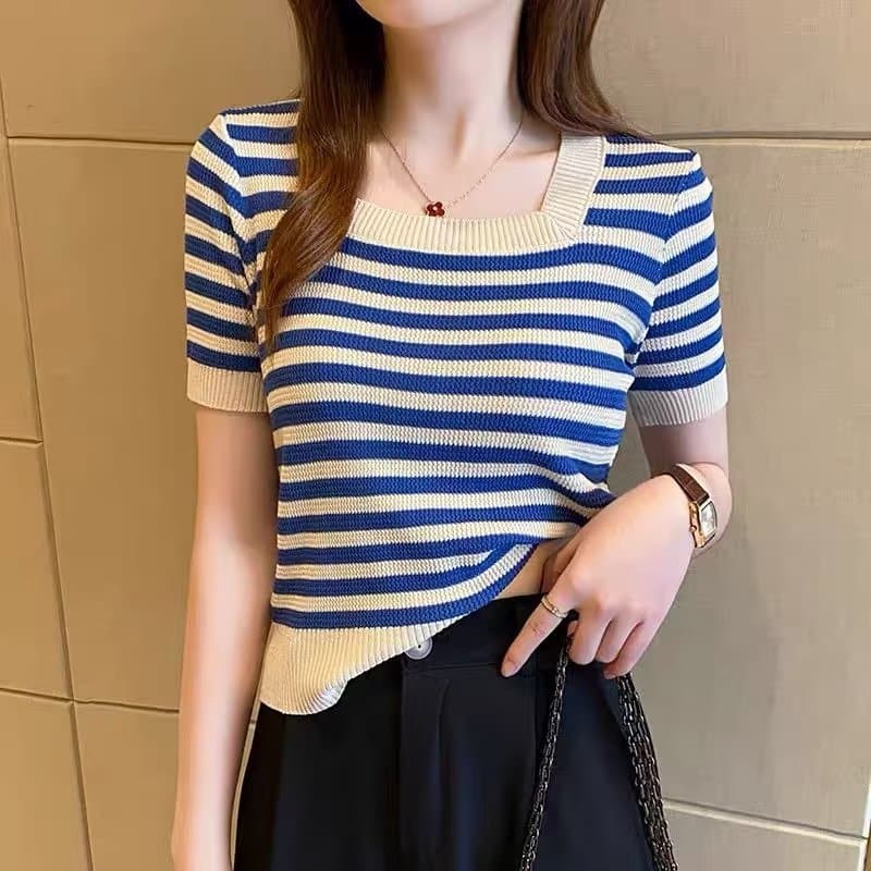 Color-block Short-sleeve Top That Flatters The