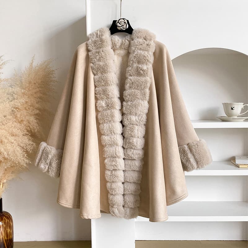 Women's Knitted Cardigan With A Large Fur Collar