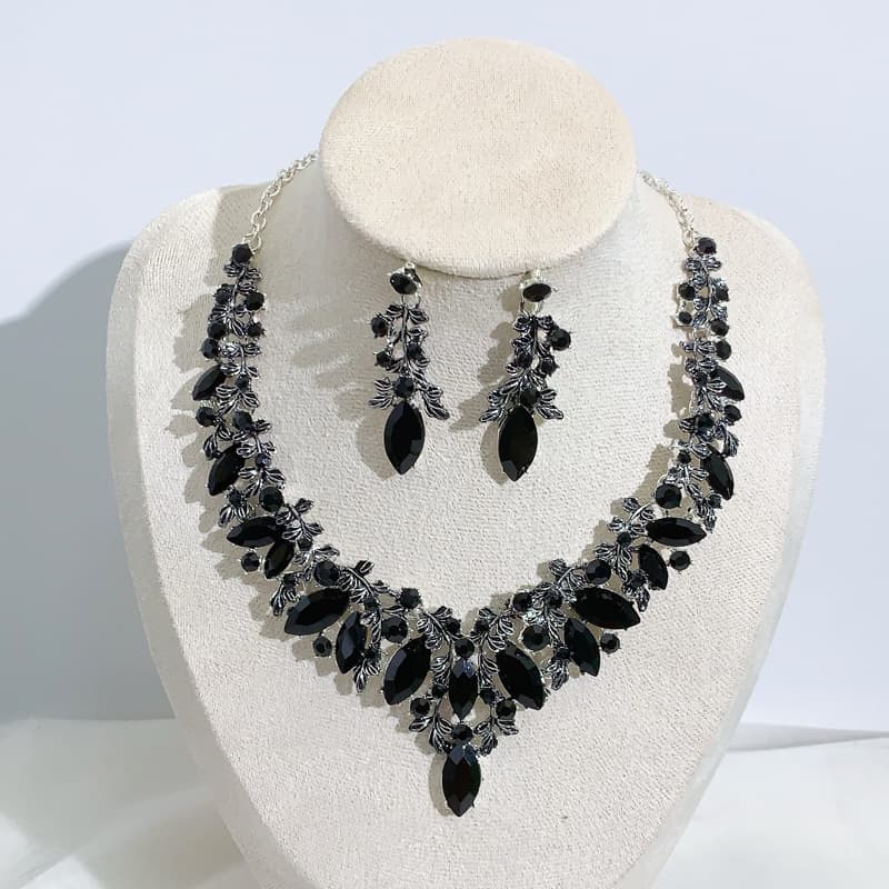 Luxury Rhinestone And Gemstone Necklace And Earring Set