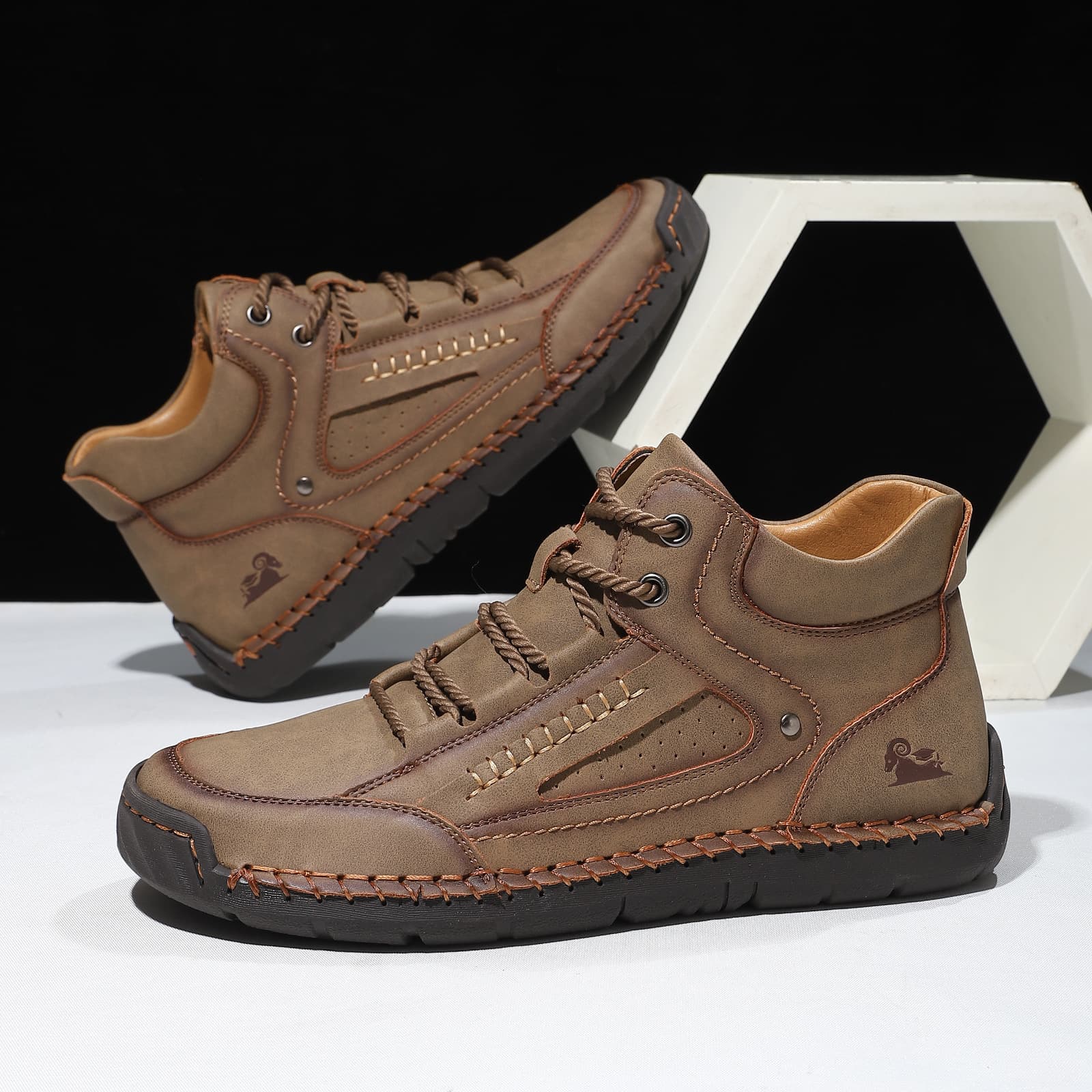 Mens Comfortable And Breathable Flat-laced High-top Shoes