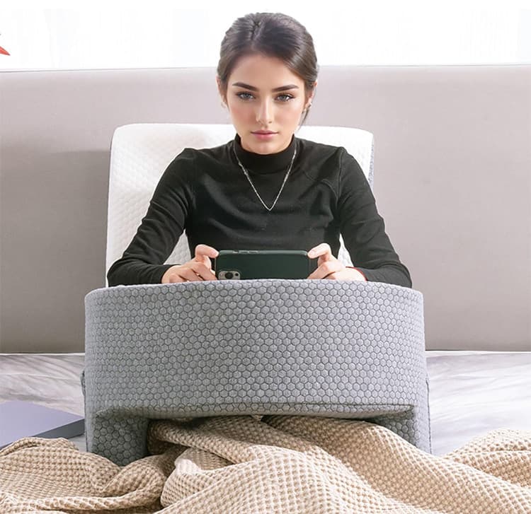 Reading Pillow For Use On A Vacuum Compression Bed