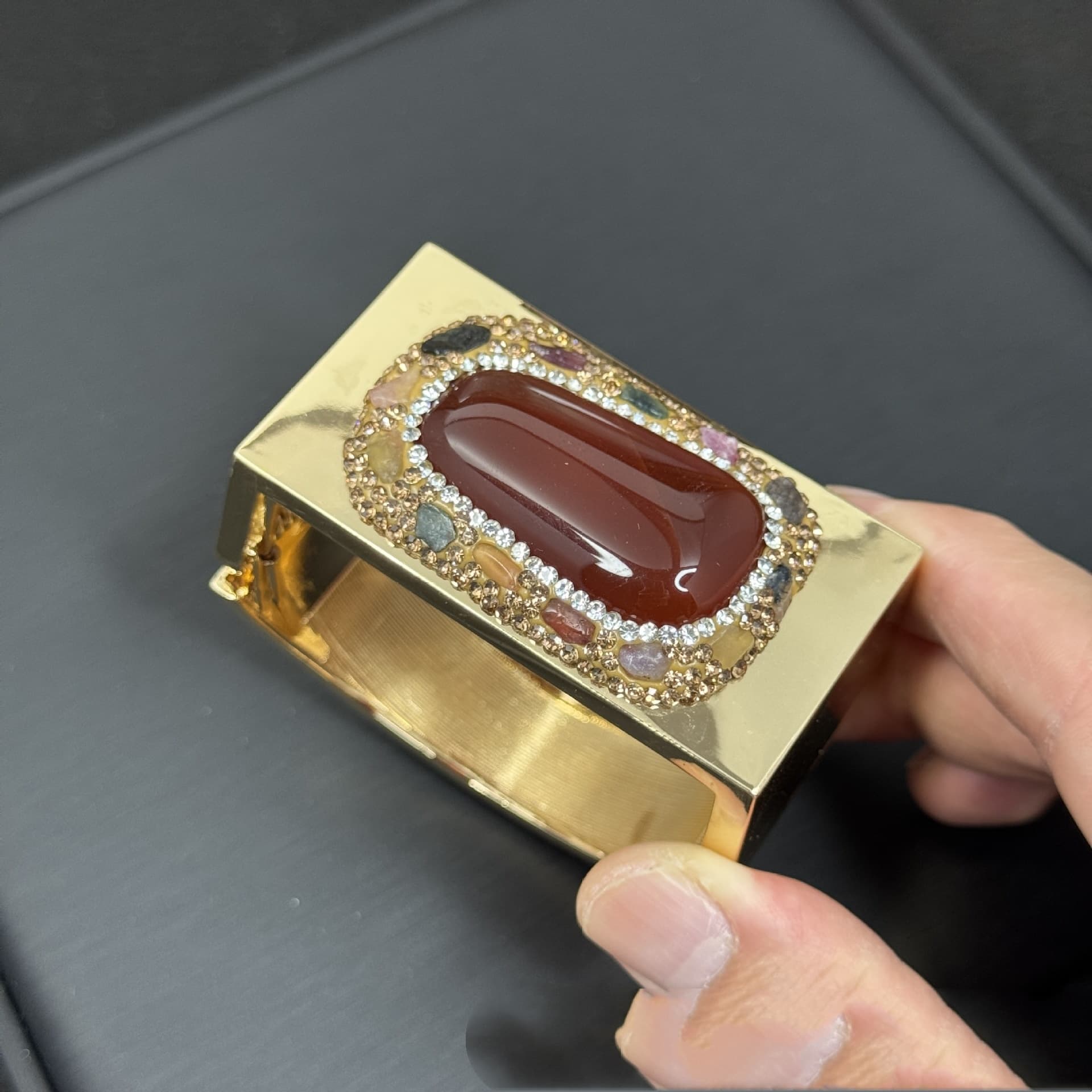 Natural Chalcedony Bracelet Studded With Diamonds High-end Vintage Style
